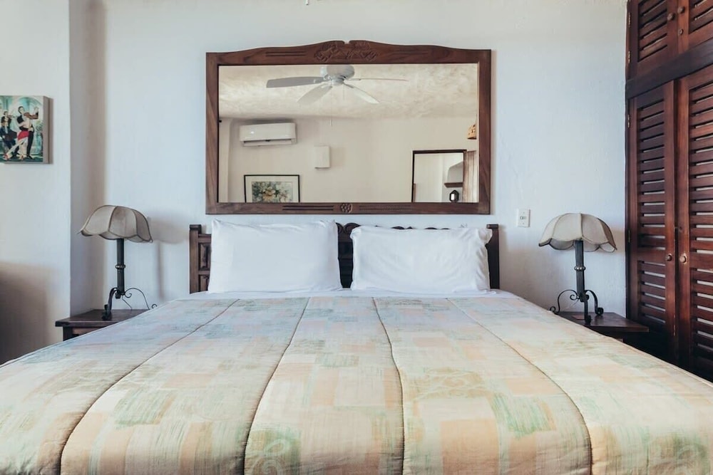 Ocean View 2Br Condo-balcony-beach-pool - 604