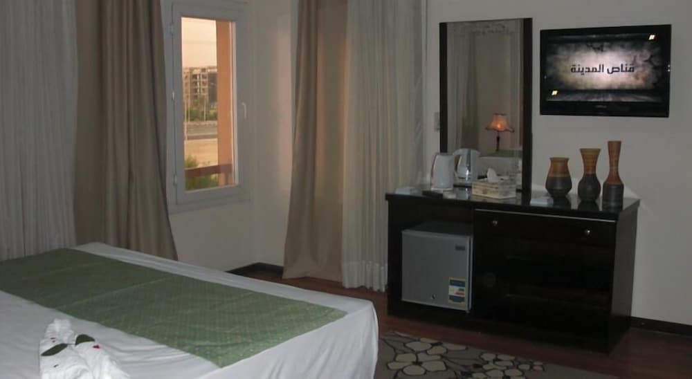 Cairo plaza Guest House