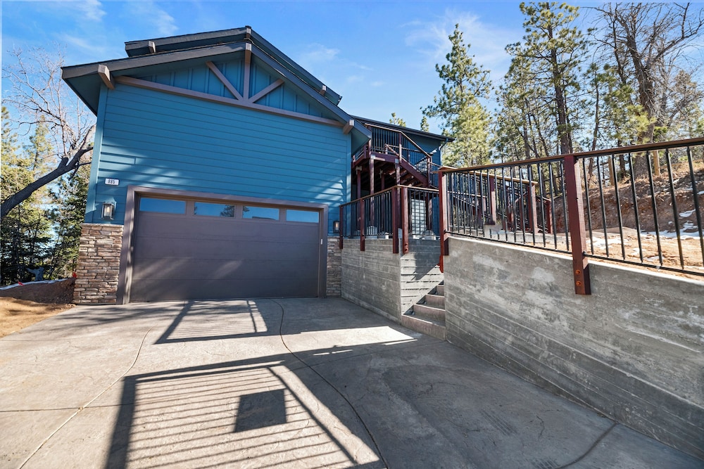 Pine Meadow All Seasons Lodge