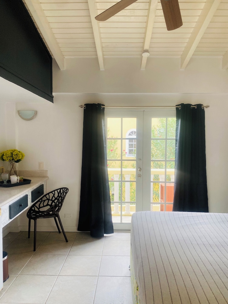 La Pura Vista Resort