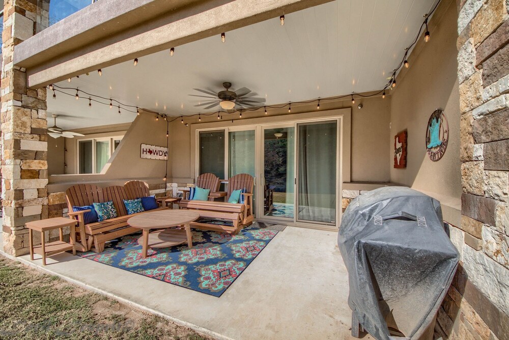 Happy Cow RG108 2 Bedroom Condo by RedAwning
