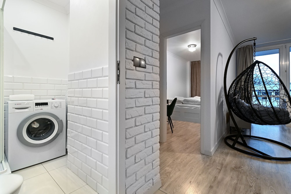 RentPlanet - Apartament Muranów view 2
