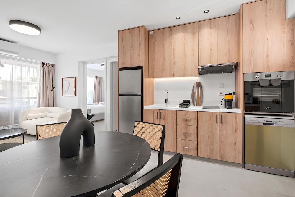 Finikoudes Marina View 102