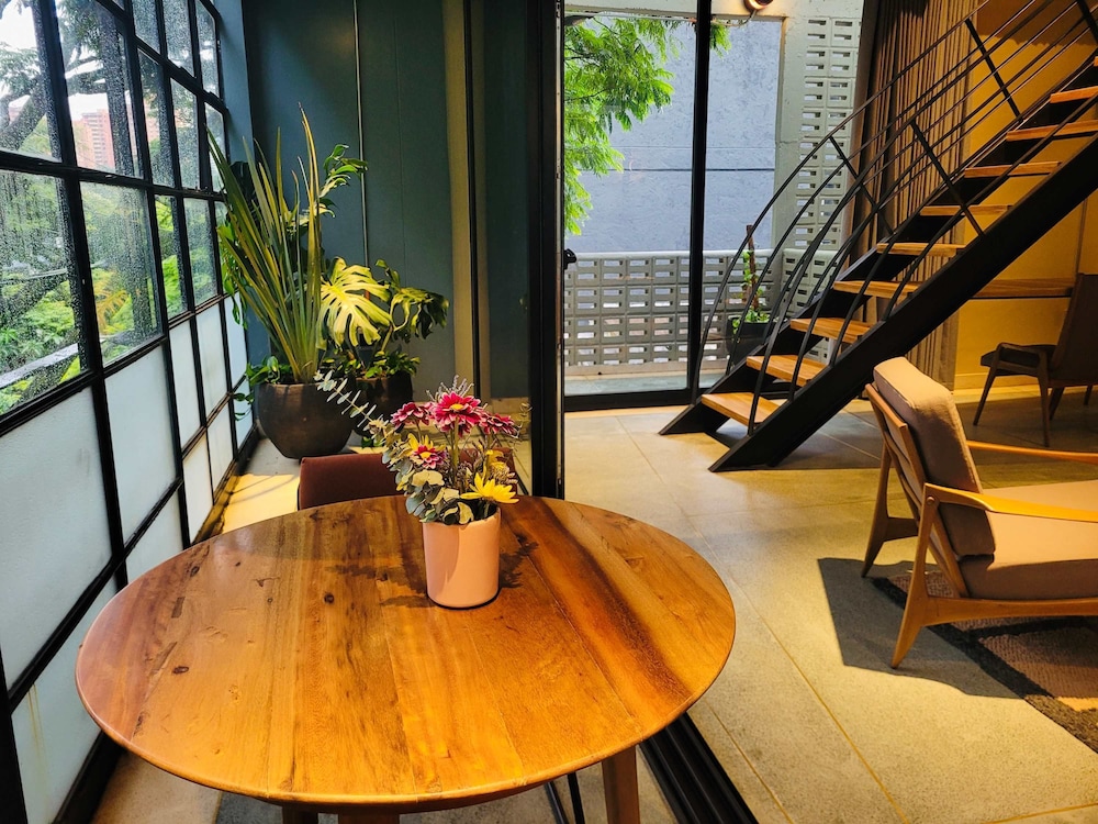 w Amazing Duplex w Perfect Deco in Poblado