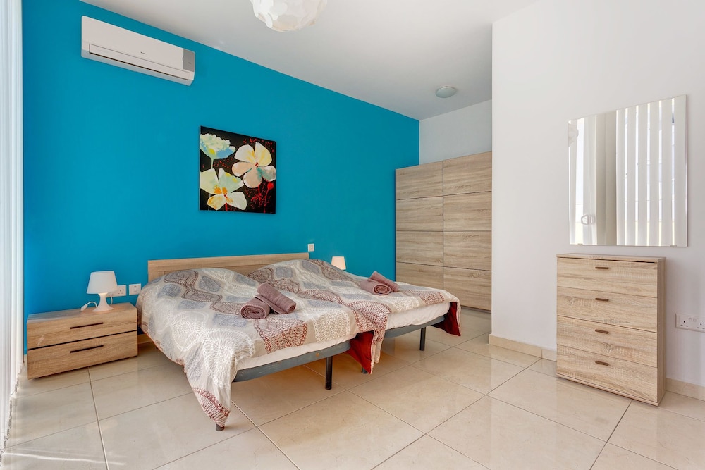 Modern Penthouse in the Heart of Saint Julian's photo 2