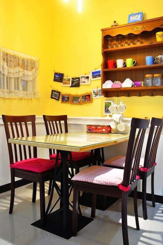 Happy Orange Homestay