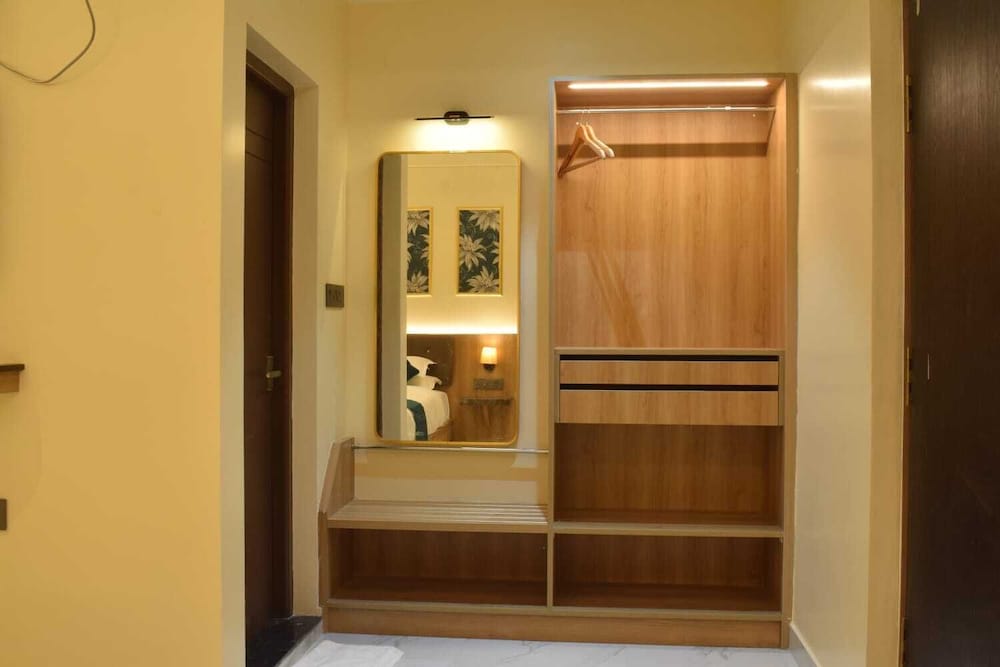 URBAN SUITES