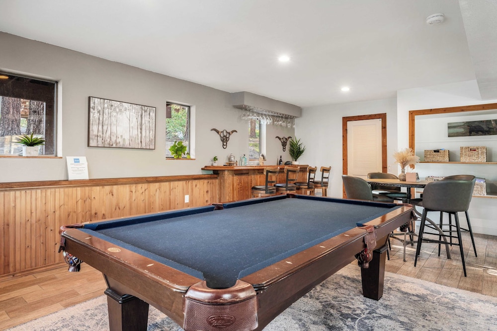 Geraldine Drive by Avantstay Hot Tub, Views, Walk to Trails + Game Room