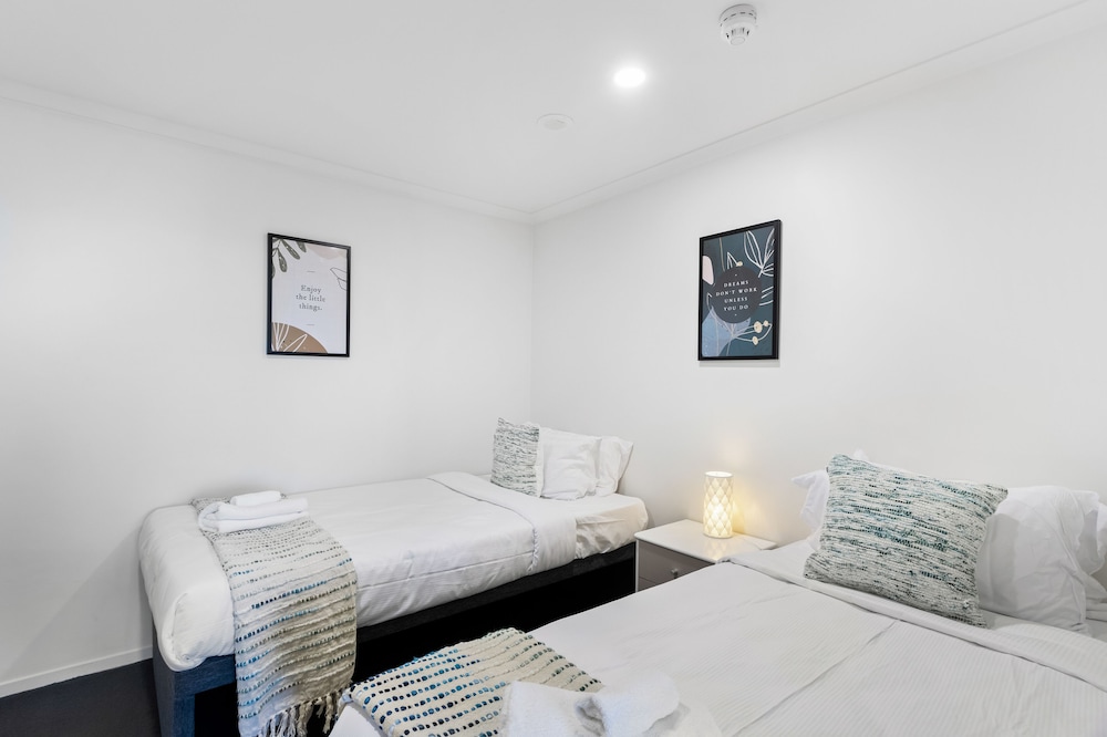 Superb 2BR Aprt in Central City - Wifi view 3