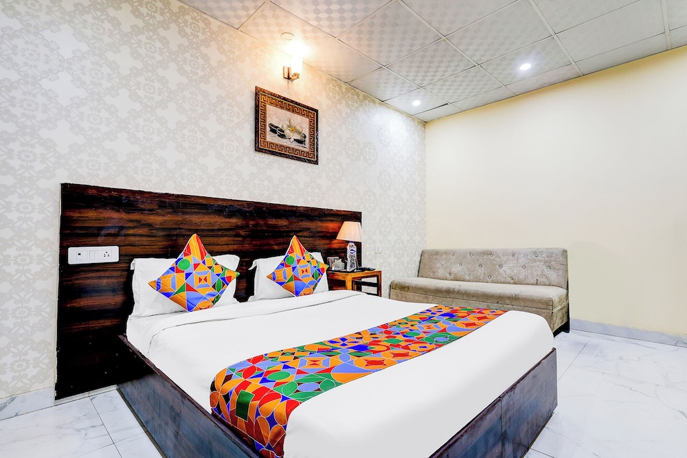 Fabhotel The Galaxy
