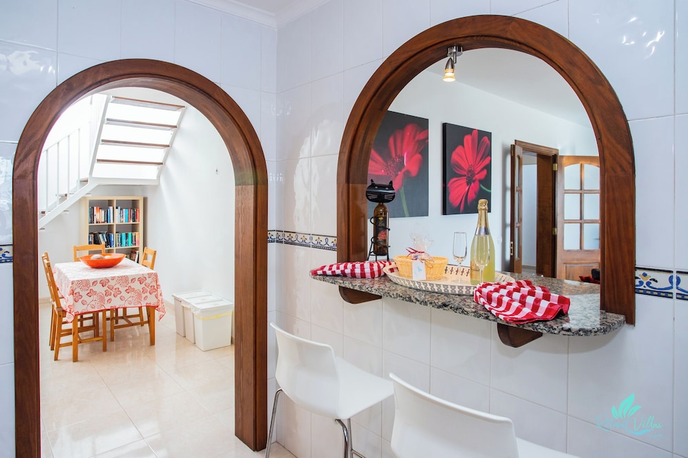 3 Bed Villa - Pool, Terrace, Bbq, Near Beach