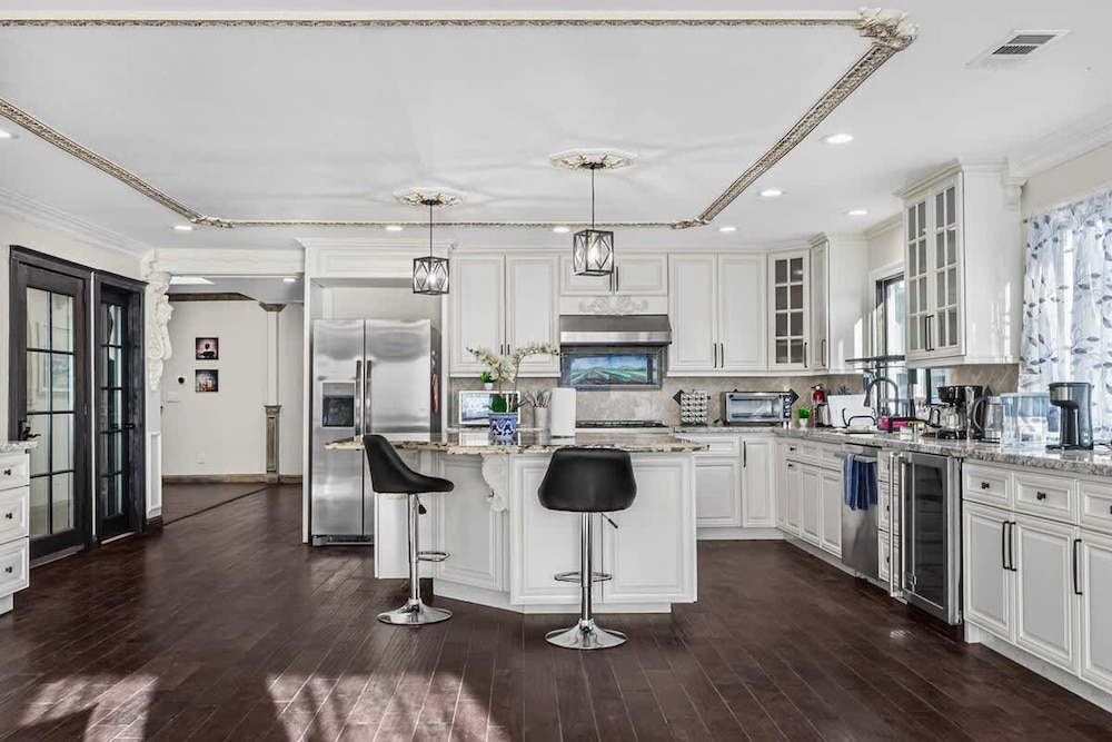 Spaciour 4Br 4bth Stunning House With Free Parking