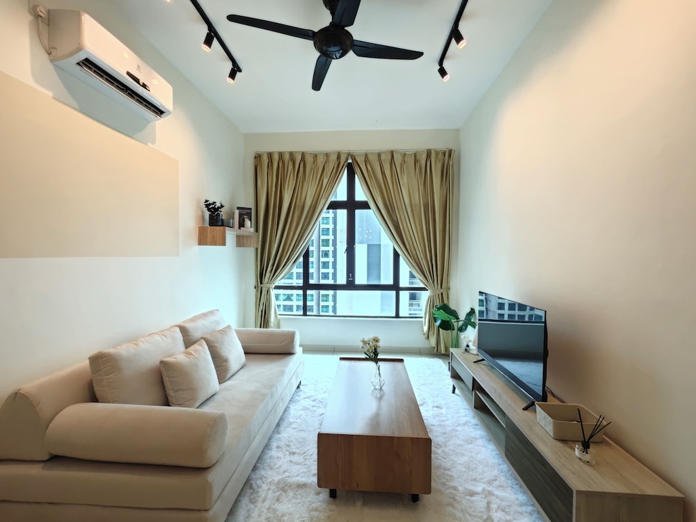 Kempas Dsummit Residences by Antlerzone