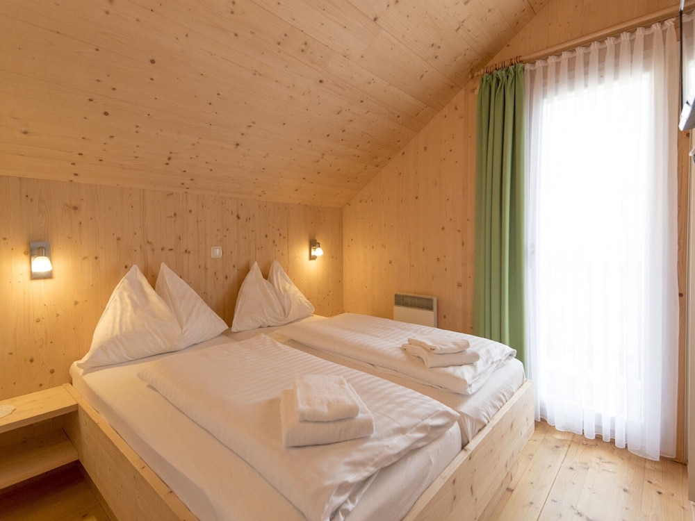 Attractive Chalet With Jacuzzi