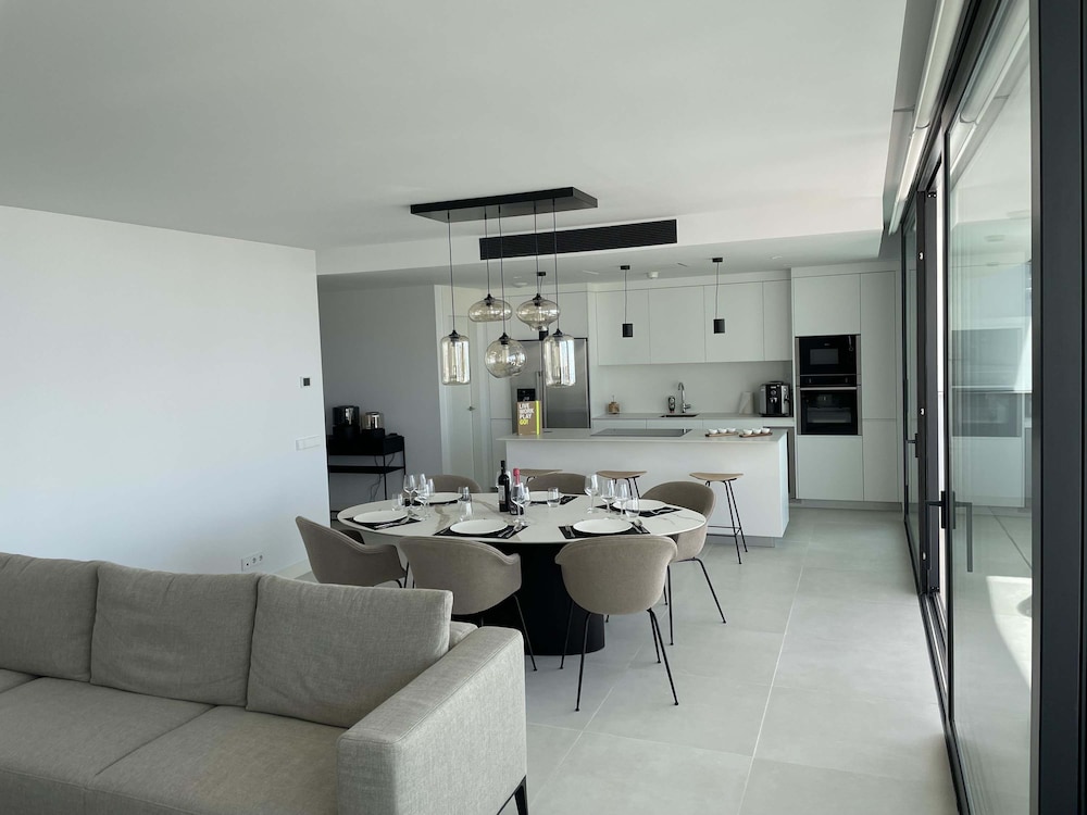 Huswell - Oceanview Stay in Higuer n West