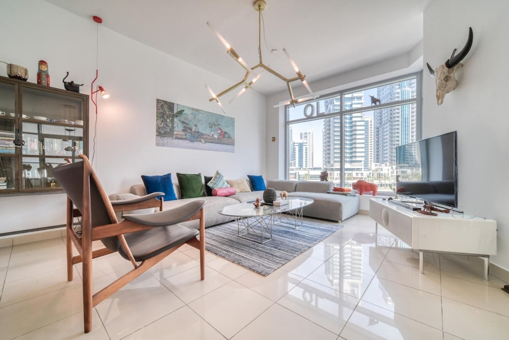 Enchanting 1BR w Balcony Overlooking Dubai Marina