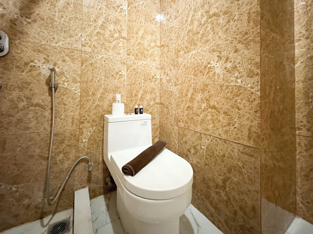 Spacious And Cozy 3Br At Grand Sungkono Lagoon Apartment