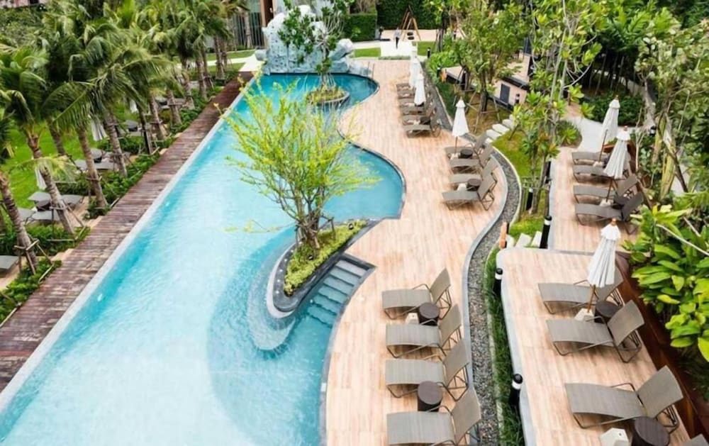 Sea View High Floor 2 Bed Room Excellent Location
