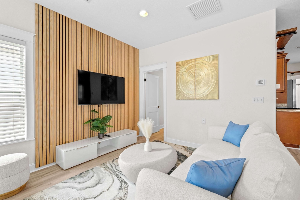 Barefoot Bungalow For 4