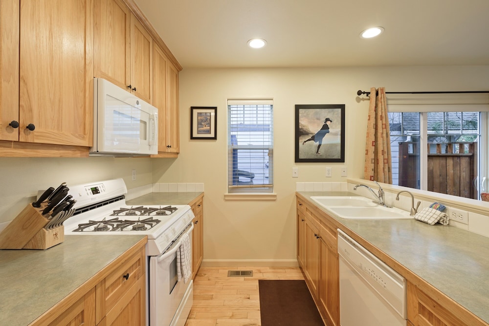 Meet Me On Milwaukee 30 Day Minimum 2 Bedroom Home