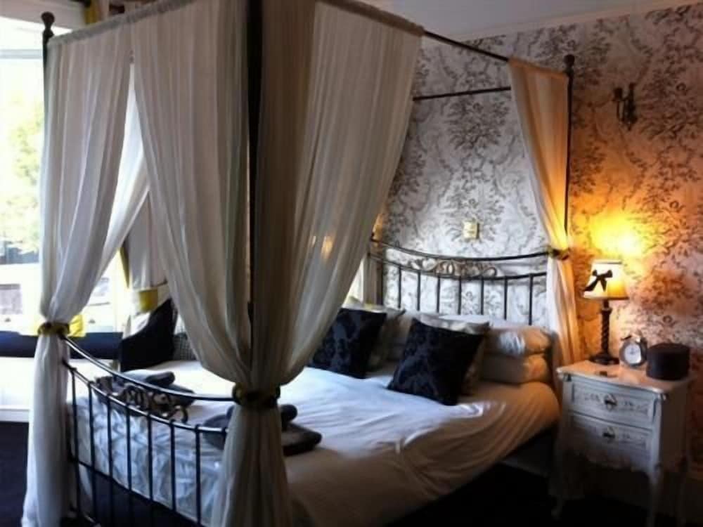 Spire House B&B