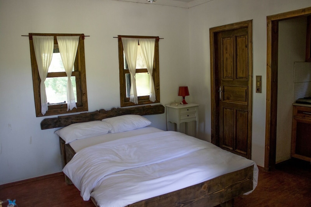 Vira Garden House view 4