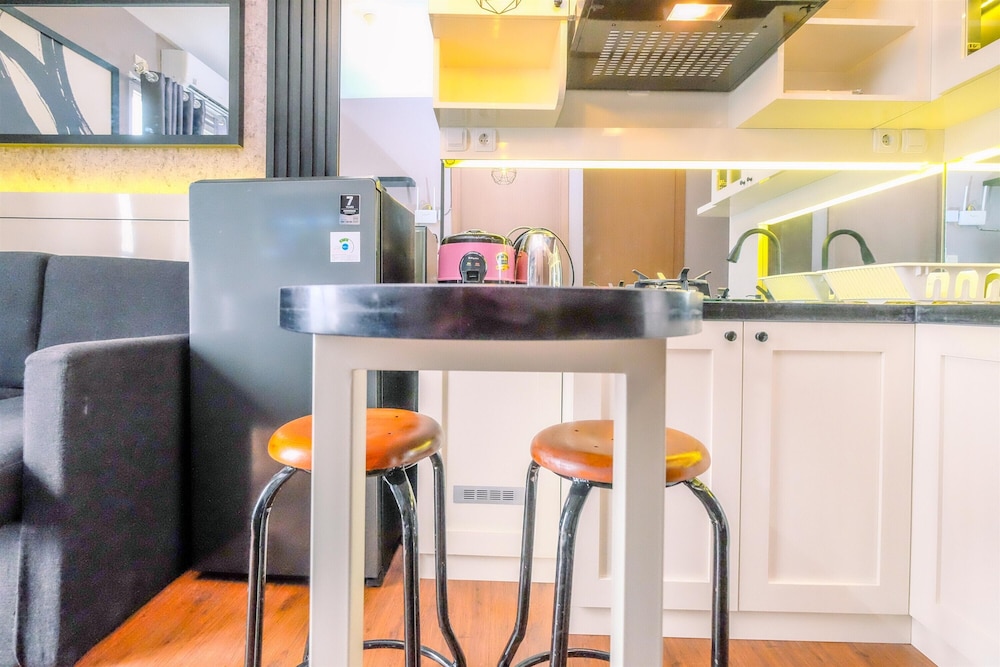Modern Look 2BR at 28th Floor Podomoro Golf View Apartment