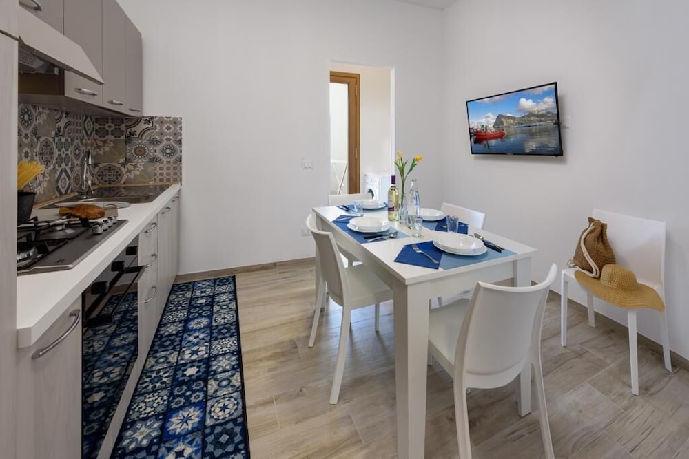 Bedda Luna Apartments