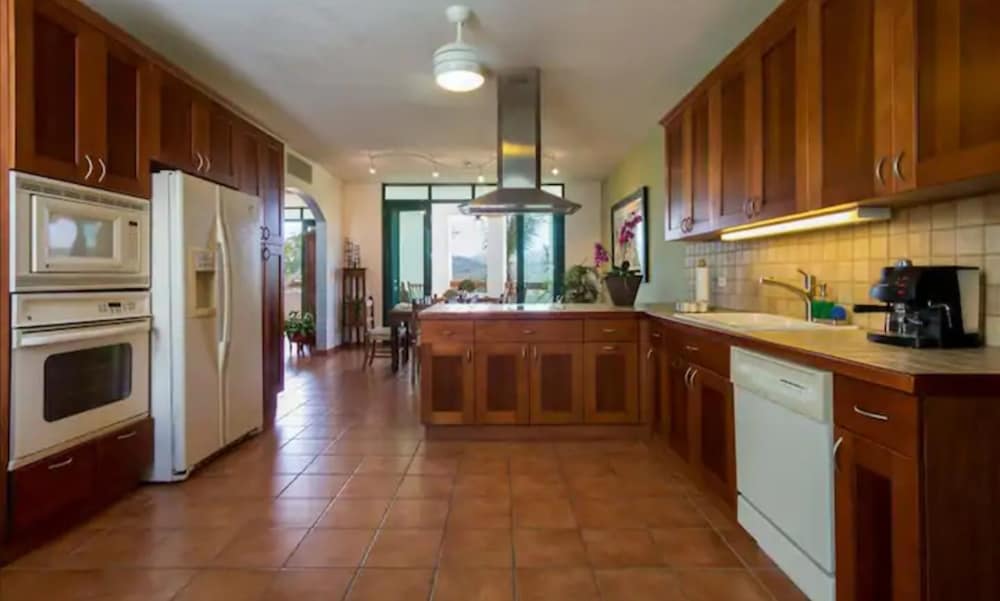 Golfside Villas - Property Image 39