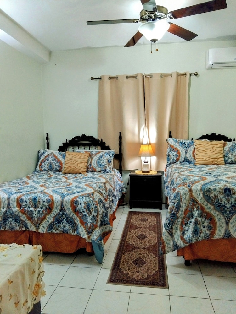 Dalley's Cozy Apartments