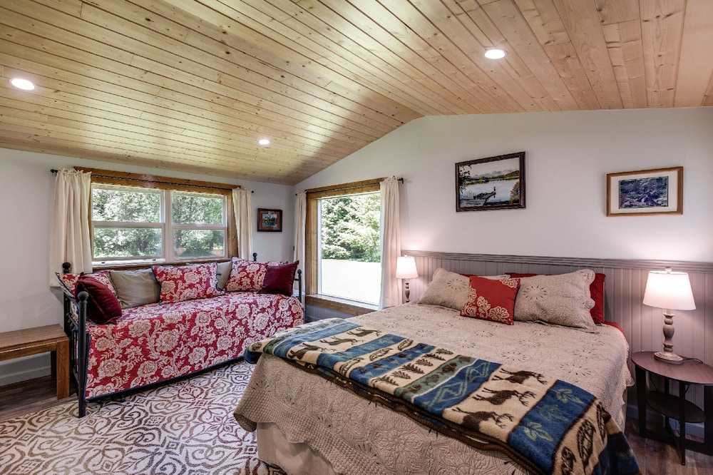 71MF- Rustic - Pets Ok - Sleeps 4 view 3