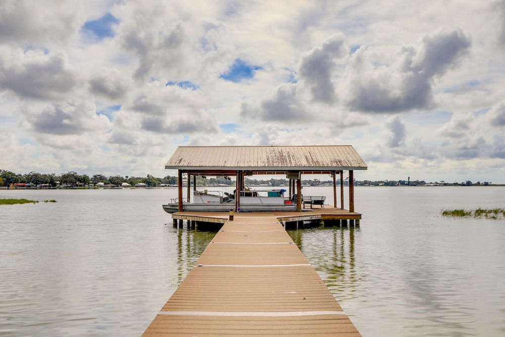 Lake Placid Vacations - Florida Retreat w/ Patio, Boat Dock  Shuffleboard - Property Image 5