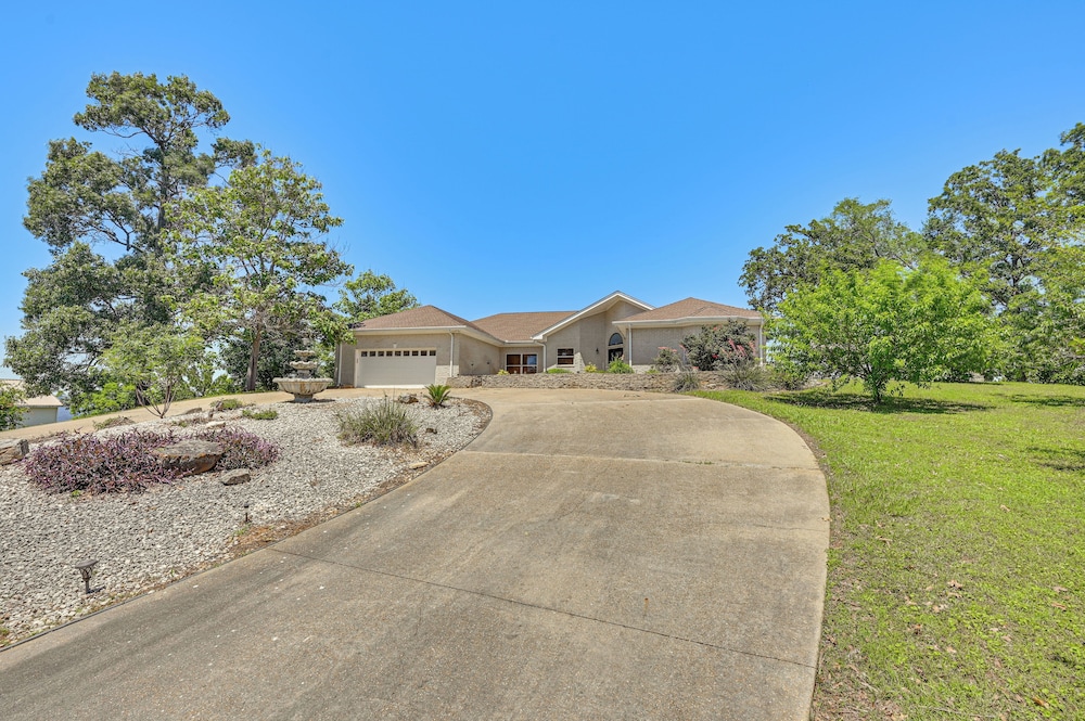 Boat Dock & Hot Tub: Waterfront Home in Milam!