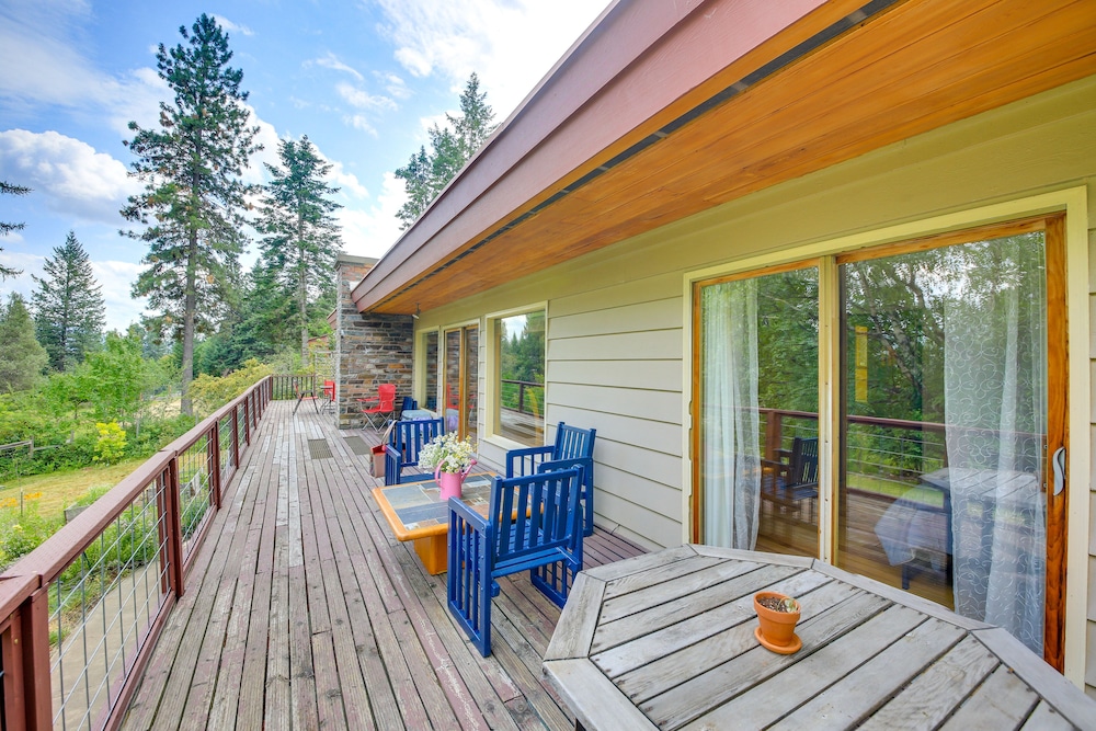 Sandpoint Vacations - 12 Mi to Schweitzer: Spacious Home w/ Deck! - Property Image 18