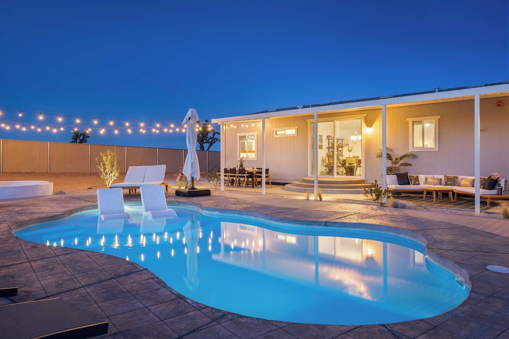 Pool, Spa, Pickleball & Piano Near Pioneertown Harmony House by Avantstay