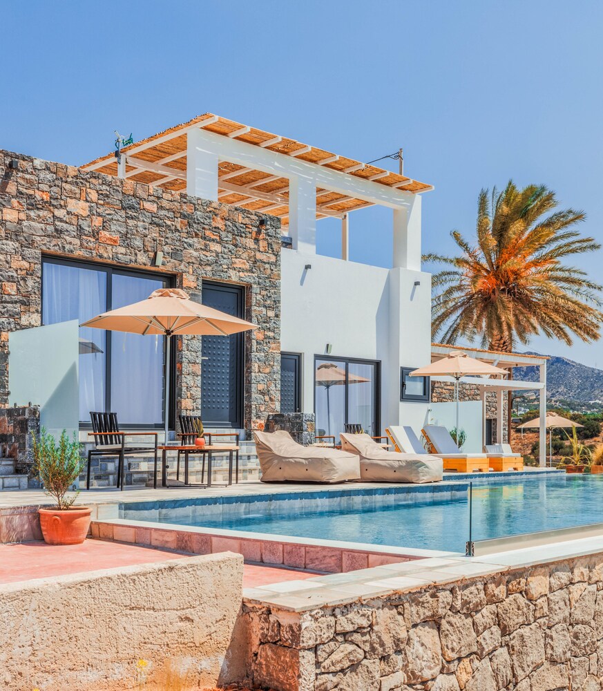 Plakakia Luxury Apartments