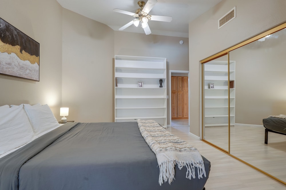Private Pool & Patio: Spacious Gilbert Getaway!