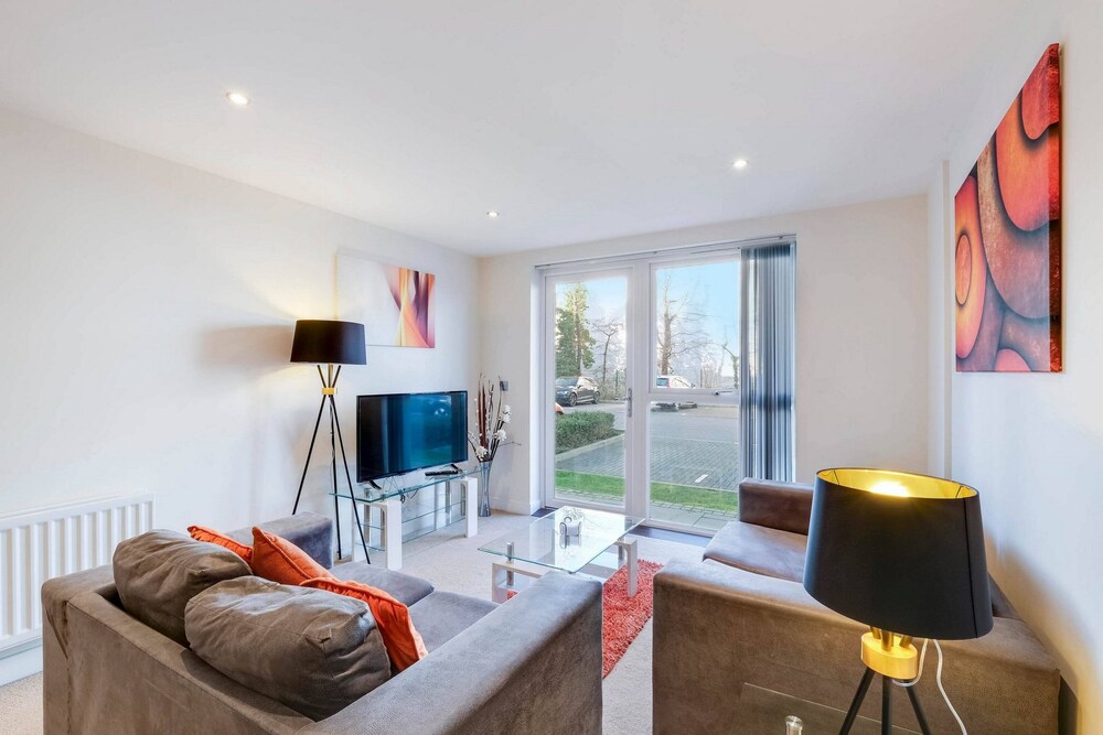 Alder House Serviced Apt. Maidenhead