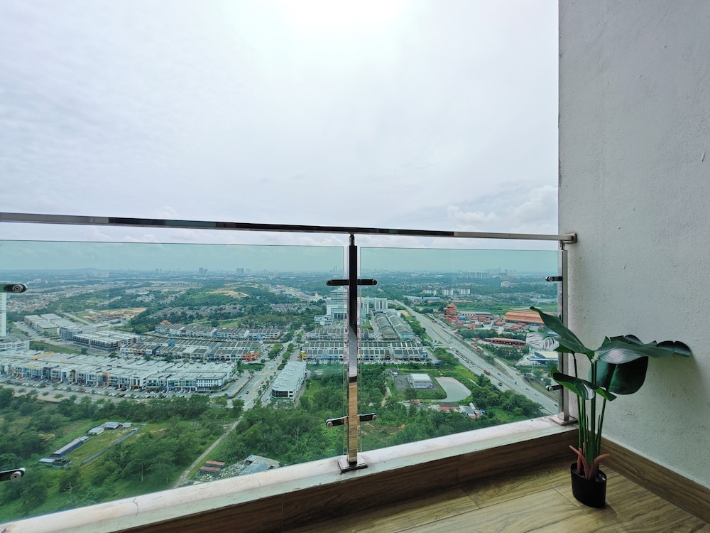 Kempas Dsummit Residences by Antlerzone