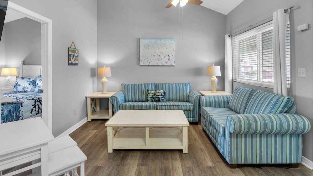 Sand Castles West A4: Steps to Beach, Pools, Private Balcony & More!