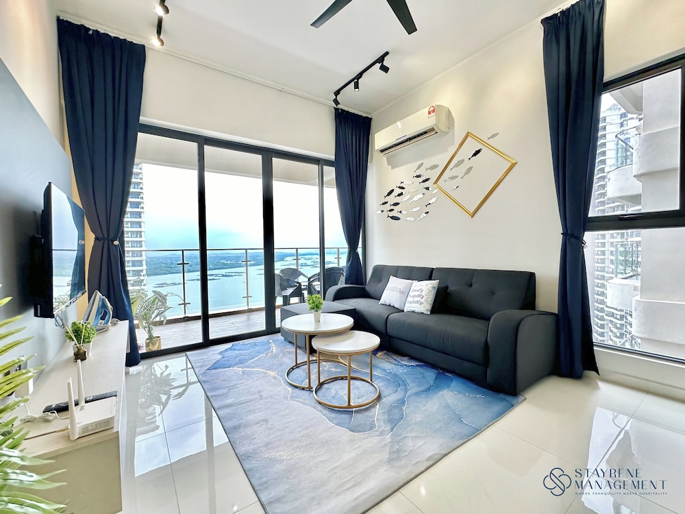 Country Garden Danga Bay Sea View Homestay by Stayrene
