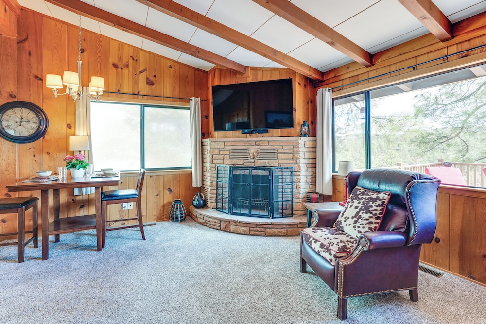 Mtn Views & Multi-level Deck: Prescott Paradise!