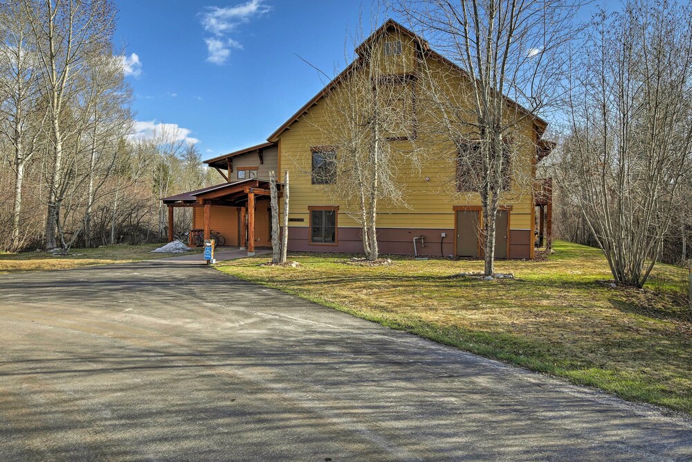 Cozy Driggs Condo w/ Hot Tub & Ski Shuttle Service view 4
