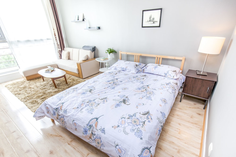 Lacasa Service Apartment