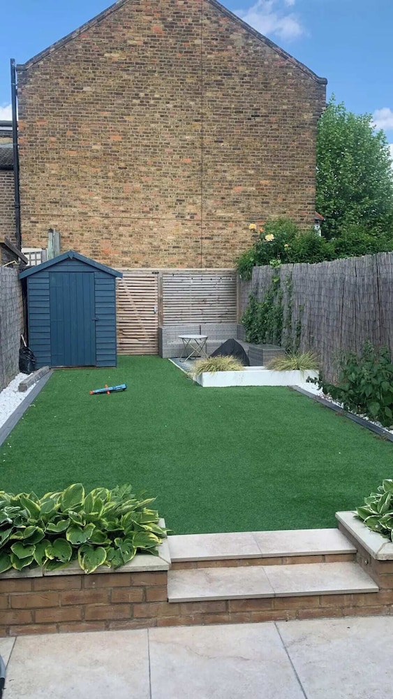 Spacious 3BD House W/private Garden - Wimbledon