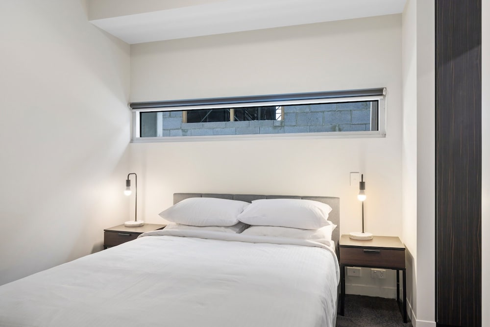 Fitzroy North 1-bed With Balcony by Edinburgh Park