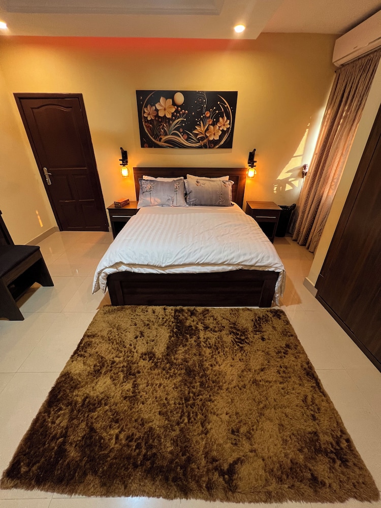CSL APARTMENTS