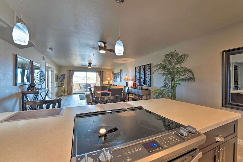 Walkable Location! Waterfront Lake Havasu Paradise view 4
