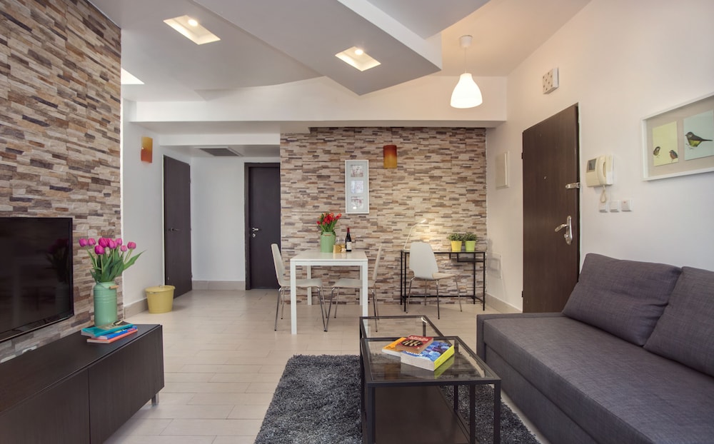 Shenkin Vilmar Apartments