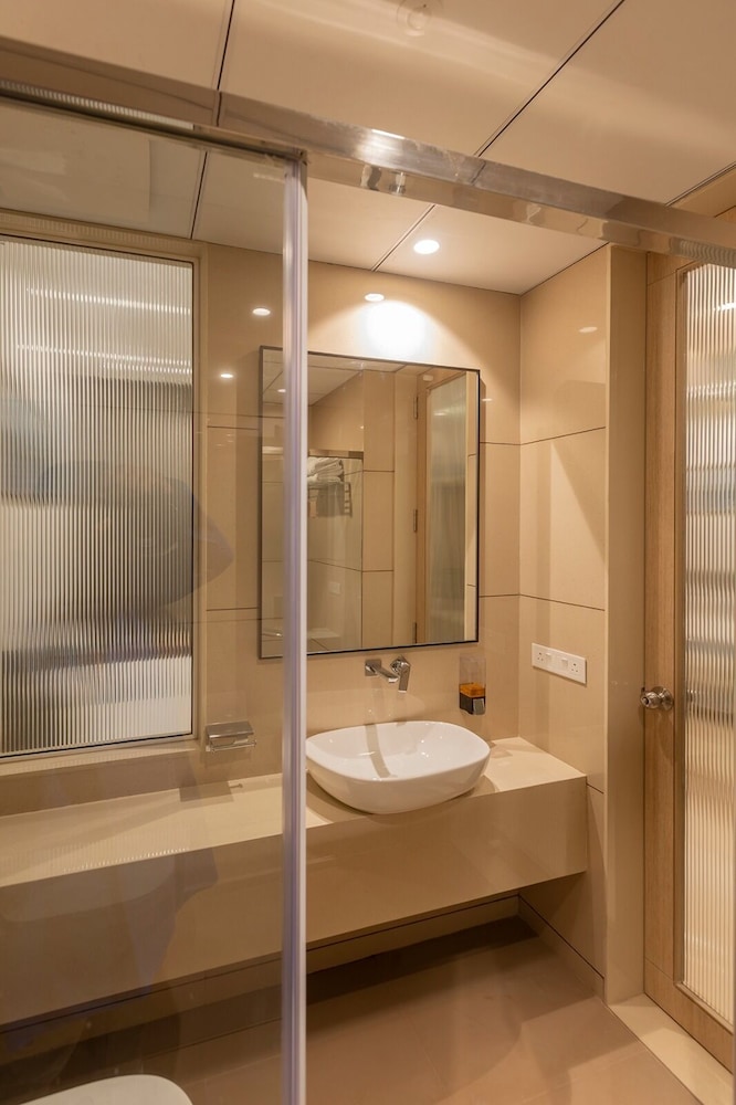 Hotel Shreeji Vatika-Airport Road